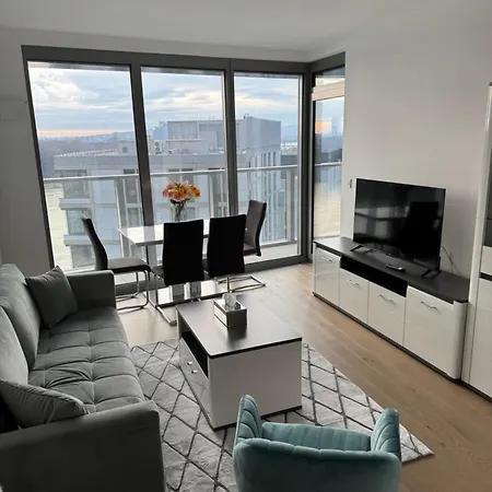 Eurovea Tower River View Down Town 布拉迪斯拉发