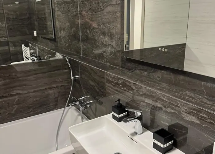 Eurovea Tower River View Down Town アパート *