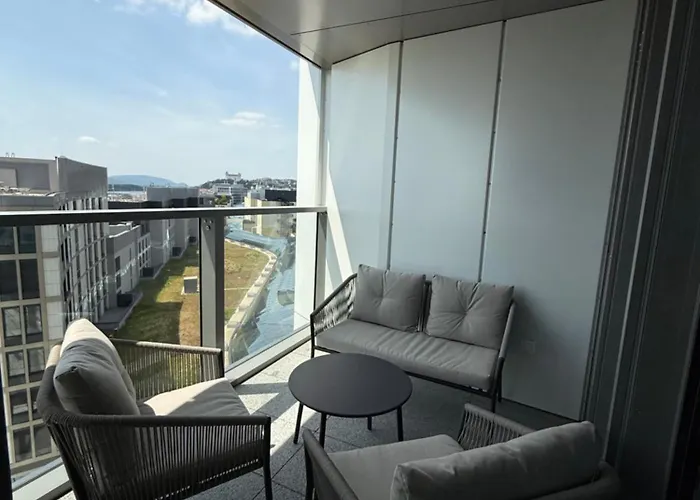 アパート Eurovea Tower River View Down Town